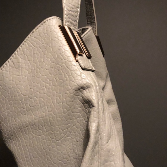 Creamy grey hobo purse. - Picture 3 of 3